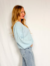 Afbeelding in Gallery-weergave laden, Bibi Sweater - light blue
