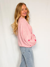 Afbeelding in Gallery-weergave laden, Cozy Heart Sweater - rose/fuchsia
