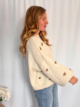 Afbeelding in Gallery-weergave laden, Cozy Heart Sweater - cream
