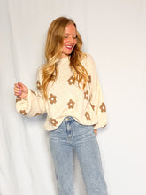 Afbeelding in Gallery-weergave laden, Cozy Flower Sweater - cream
