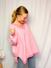 Afbeelding in Gallery-weergave laden, Cozy Oversized Striped Sweater - pink
