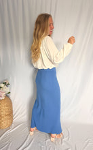 Afbeelding in Gallery-weergave laden, Knitted Maxi Skirt - blue
