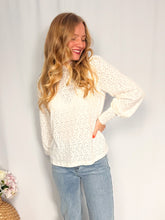 Afbeelding in Gallery-weergave laden, Classic Lace Blouse - white
