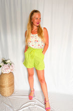 Afbeelding in Gallery-weergave laden, High Waist Linen Shorts - light green
