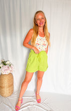 Afbeelding in Gallery-weergave laden, High Waist Linen Shorts - light green
