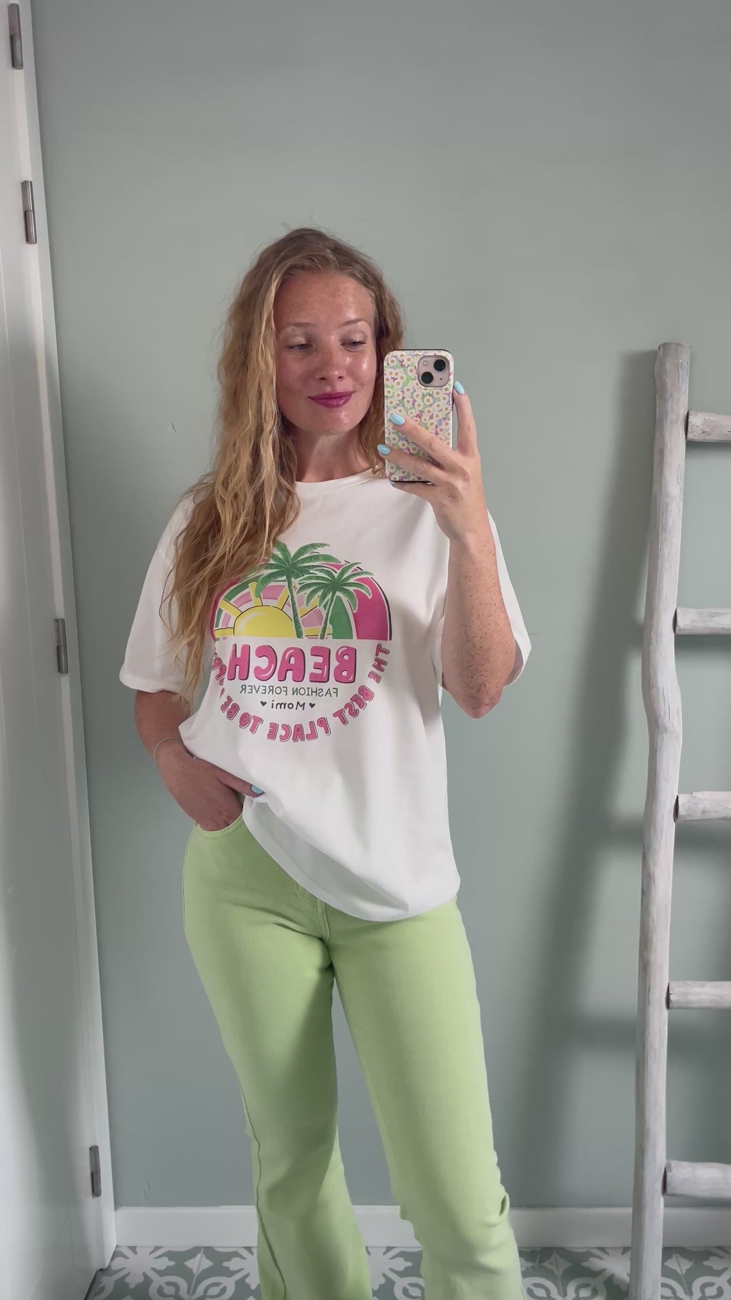 Beach Vibes Shirt - white