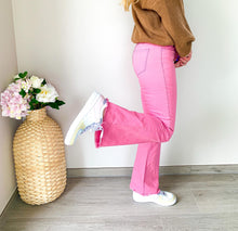 Afbeelding in Gallery-weergave laden, Funky Flare Jeans - pink
