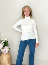 Afbeelding in Gallery-weergave laden, Anouck Turtleneck Sweater - white
