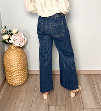 Afbeelding in Gallery-weergave laden, High Waist Flared Jeans - blue
