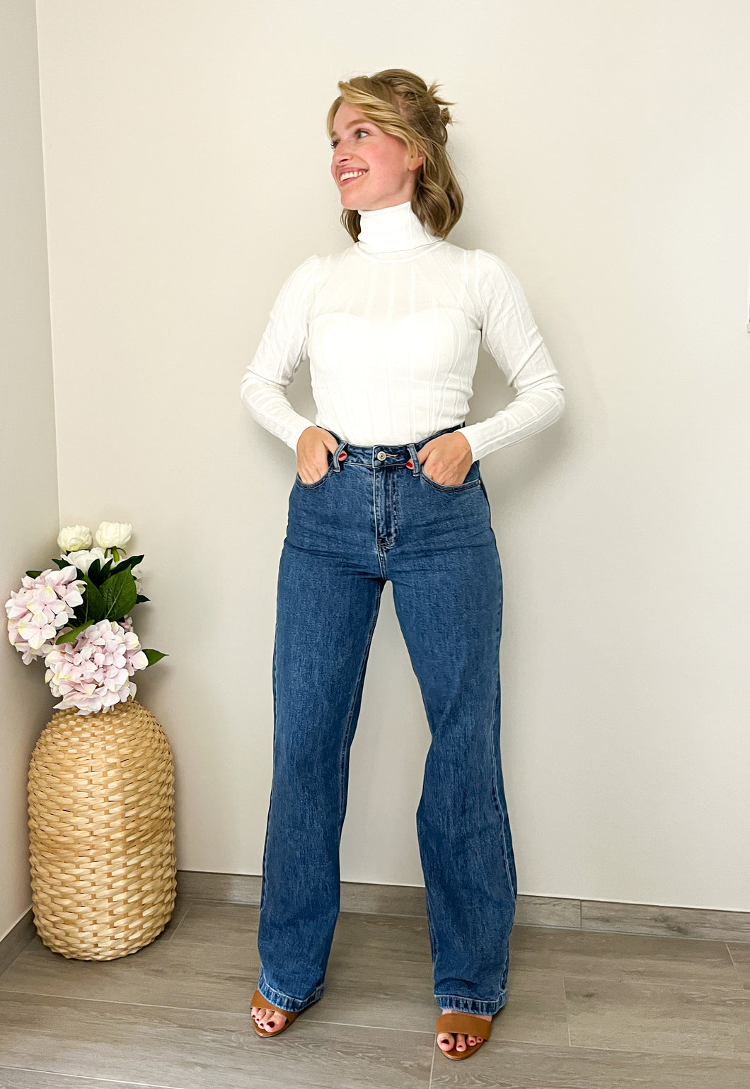 Lore's Wide Leg Jeans