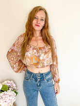 Afbeelding in Gallery-weergave laden, Cropped Ruffle Blouse
